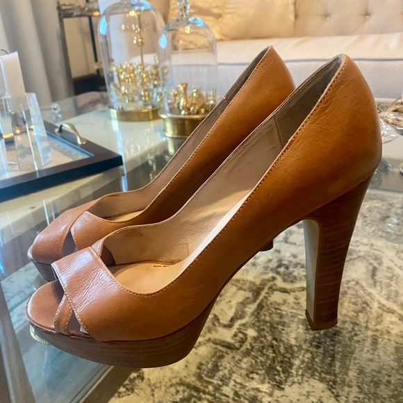 Steve Madden tan peep toe women’s shoes - Picture 4 of 5